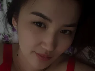 G1m_t0n1c Woman webcam from China